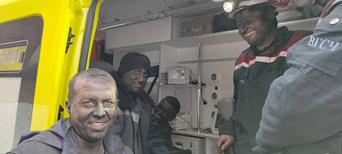 МЧС России опубликовало фото спасенных горняков шахты «Обуховской»