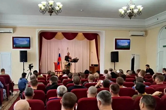Донской госпиталь Росгвардии с «Битвой за Лукоморье» посетил актер Сергей Маховиков