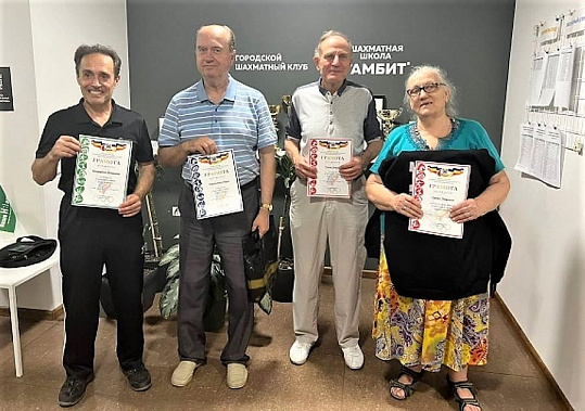 Чемпионом Ростова среди ветеранов по шахматной классике стал Евгений Попов