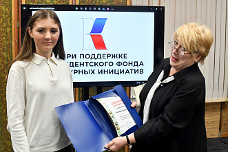 Нина Толпинская из Пролетарска лучше всех рассказала о донской кухне и традиционной казачьей посуде. 