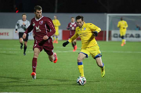 Потемнели «рубиновые» звезды