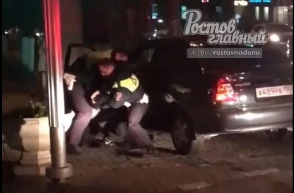 «Фейсом в асфальт»: донские полицейские жестко задержали автомобилиста