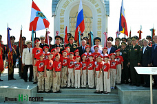 В музей на вечное хранение передали боевые знамена