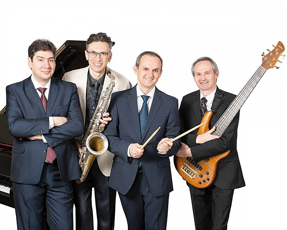 Основатели школы и участники квартета New Centropezn Jazz Quartet Арам РУСТАМЯНЦ, Андрей МАЧНЕВ, Григорий ДЕРАЦУЕВ и Виталий ПЕРОВ.