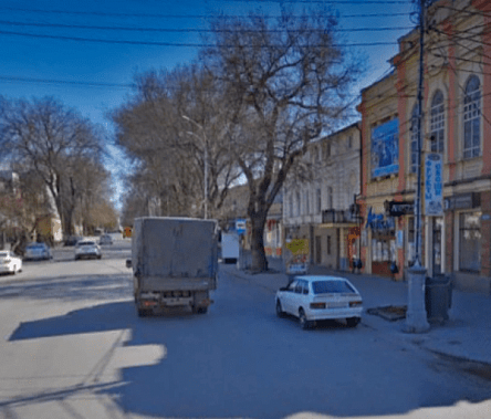 Улица Петровская в Таганроге так и осталась без остановочного комплекса