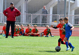 В Ростове на стадионе «Локомотив» прошел традиционный турнир по футболу