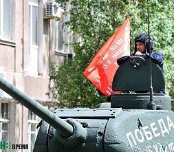 День Победы на Дону начался с военных парадов