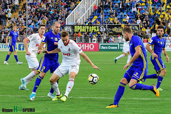 Белая перчатка «желто-синим»