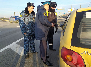 Донские судебные приставы за один рейд арестовали более полусотни автомобилей должников