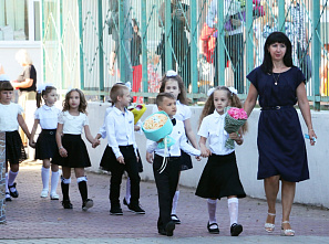 Туфли, бантики и форма: на Дону отметили первое сентября