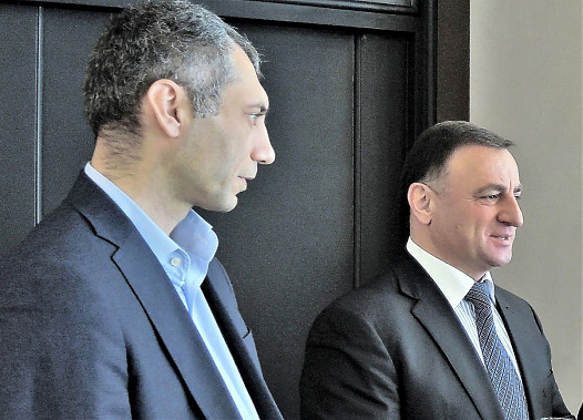 Мастер ФИДЕ Михаил Мирзоян и президент Федерации шахмат Ростовской области Арутюн Сурмалян.