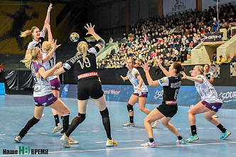 Смели с пути датчанок