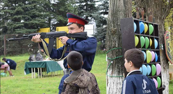 В несветайском хуторе Каменный Брод прошёл фестиваль казачьих традиций и культуры 