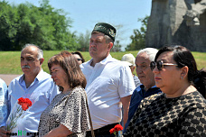 Участники памятной акции в Змиевской балке присоединились к Минуте молчания