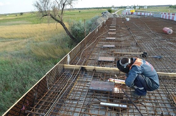 На трассе «Азов – Ейск» до конца октября отремонтируют мост