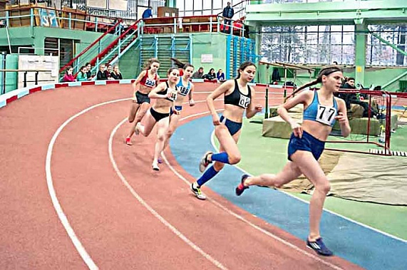 В беге на 800 метров первое место завоевала Ксения Волк.