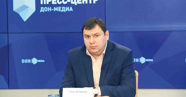«Среди желающих поработать инспекторами на общественных началах обнаружилось более десятка бывших, а то и действующих сотрудников УК или ТСЖ...» – сообщил журналистам Павел Асташев, начальник Госжилинспекции Ростовской области. «Среди желающих поработать инспекторами на общественных началах обнаружилось более десятка бывших, а то и действующих сотрудников УК или ТСЖ...» – сообщил журналистам Павел Асташев, начальник Госжилинспекции Ростовской области.
