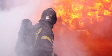 В ходе тушения пожаре на складе дизтоплива в Пролетарске пострадали 18 человек