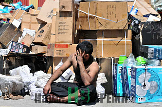 В Аксайском районе сгорели склады рядом с рынком «Классик». 