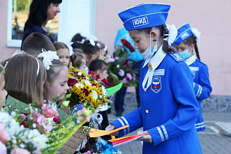 Туфли, бантики и форма: на Дону отметили первое сентября