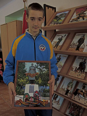 Проект «Память в граните» ребята сделали в технике бисерокупажа