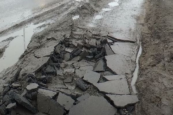 Азовская мэрия заставит ответить дальнобойщиков за разбитые тротуары
