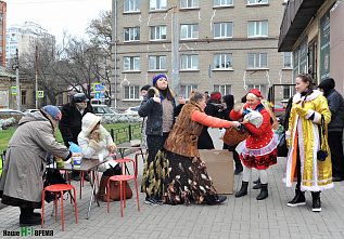 Новогодние подарки малоимущим