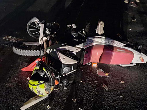 В Азовском районе автомобилист сбил двух подростков на мотоцикле