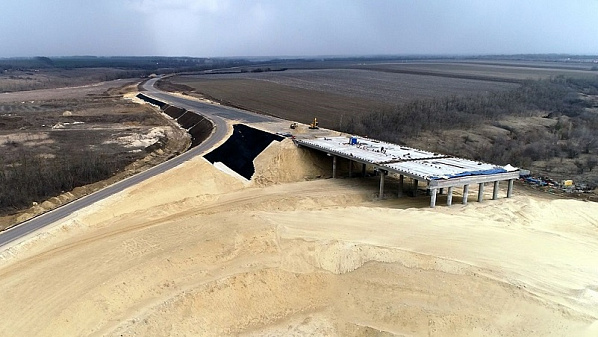 Сегодня на строительстве развязки. Источник фото: donland.ru.