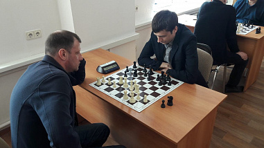 В Ростове провели рапид памяти ветерана прокуратуры и адвокатуры Василия Соломичева