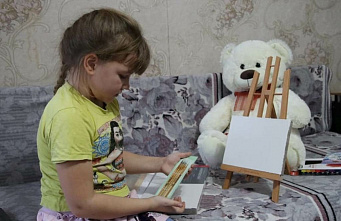 Девочка из Заветинского района получила подарок от сенаторов