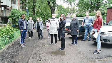 Асфальт меняют, ямы остаются