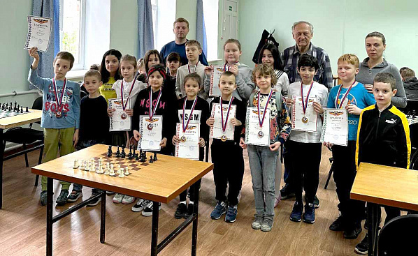 «Наше время» и друзья издания провели для детей недельный шахматный марафон