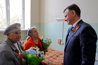 Ветераны принимают поздравления