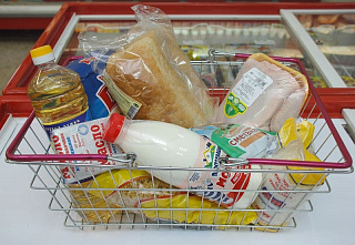 В Ростовской области минимальный набор продуктов питания за месяц подорожал на 3,4%