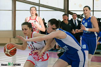 Гаснет свет, игра идет