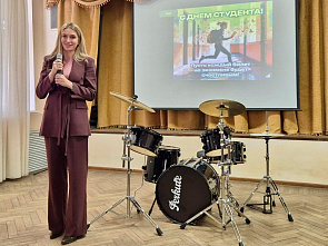  На студенческом концерте было место песням, юмору и видеороликам