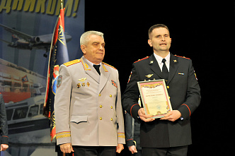 В Ростове сотрудники органов внутренних дел на транспорте отпраздновали профессиональный праздник