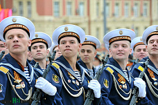 День Победы на Дону начался с военных парадов
