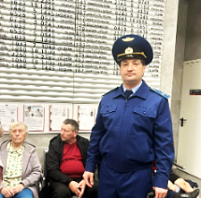 Прокуратура взяла на контроль соблюдение прав пассажиров в связи с задержками движения поездов