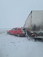 В Ростовской области на трассе М-4 «Дон» столкнулись 15 автомобилей