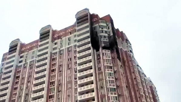 Квартира на 14-м этаже левенцовской высотки, где жил погибший Сергей с семьей, полностью выгорела. Источник фото: ТАСС.