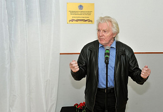 Открытие барельефа во ВГИКе