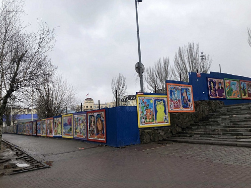 Уже много лет на месте здания кинотеатра 