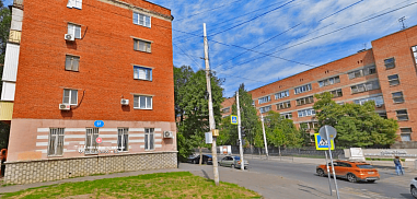 Из дома около областной больницы №2 эвакуировали 30 человек из-за пожара