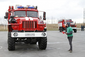 Впервые в Ростове прошли гонки на пожарных машинах