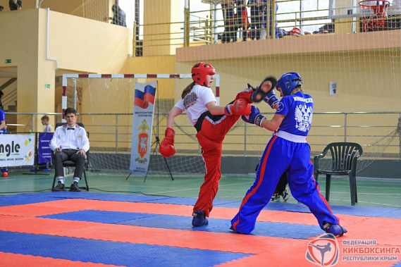 Донские спортсменки стали победительницами первенства ЮФО по кикбоксингу