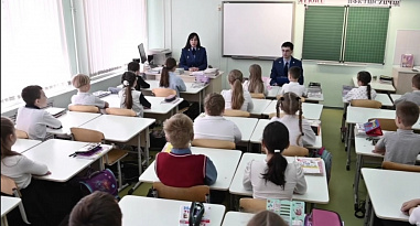 Прокуратура города Ростова-на-Дону напомнила детям о безопасности на дороге с помощью фильма
