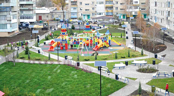 Такие дворы – мечта и родителей, и детворы... Фото министерства ЖКХ РО