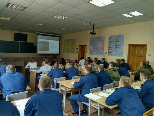 Диктант писали и люди в погонах